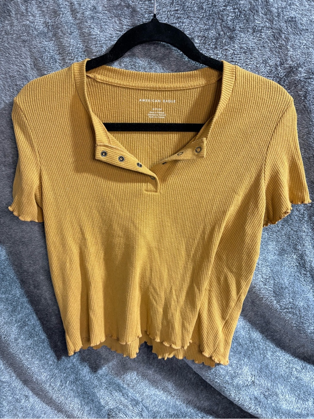 American Eagle Outfitters Mustard Ribbed Snap-Button Short Sleeve Top